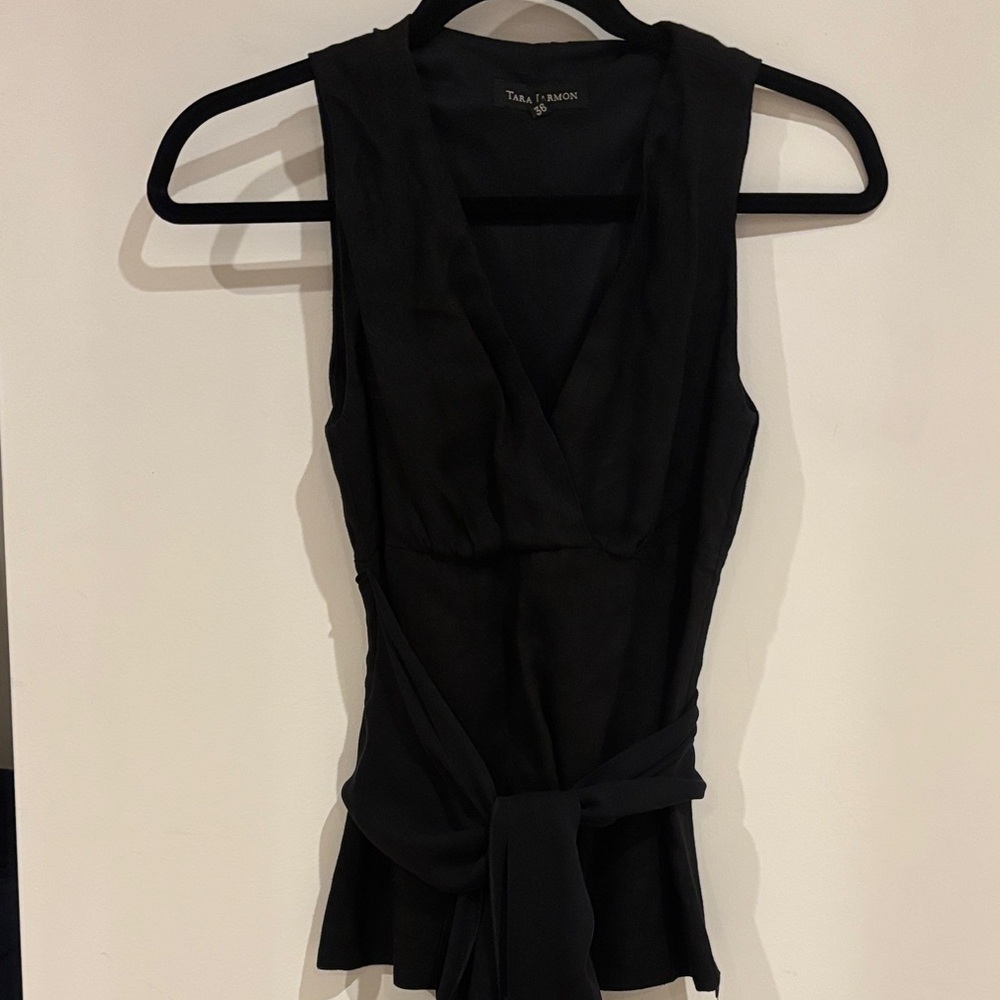 Tara Jarmon Black V-Neck Linen Top 38